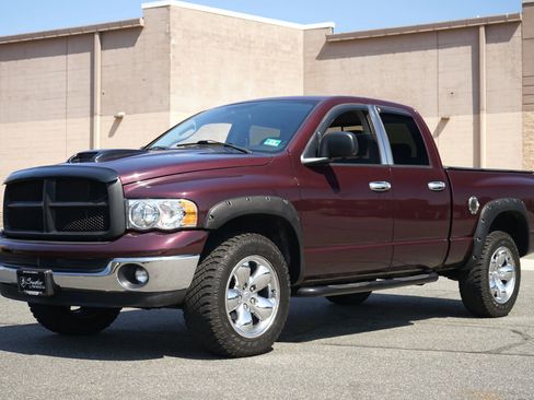 Used 2005 Dodge Ram 1500 Truck SLT image 2