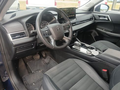 Used 2025 Mitsubishi Outlander SE AWD/4WD image 12