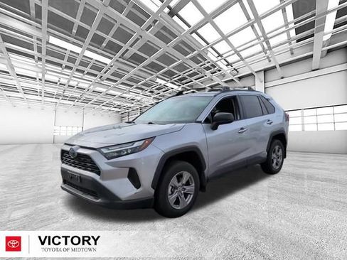 Used 2024 Toyota RAV4 LE AWD/4WD image 6