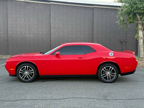 Used 2019 Dodge Challenger SXT AWD/4WD image 5