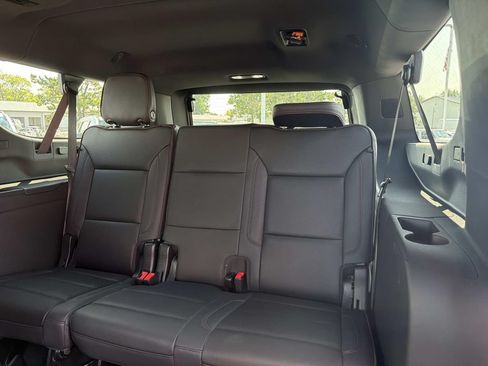 Used 2024 Chevrolet Suburban High Country w/ Advanced Technology Package AWD/4WD image 17