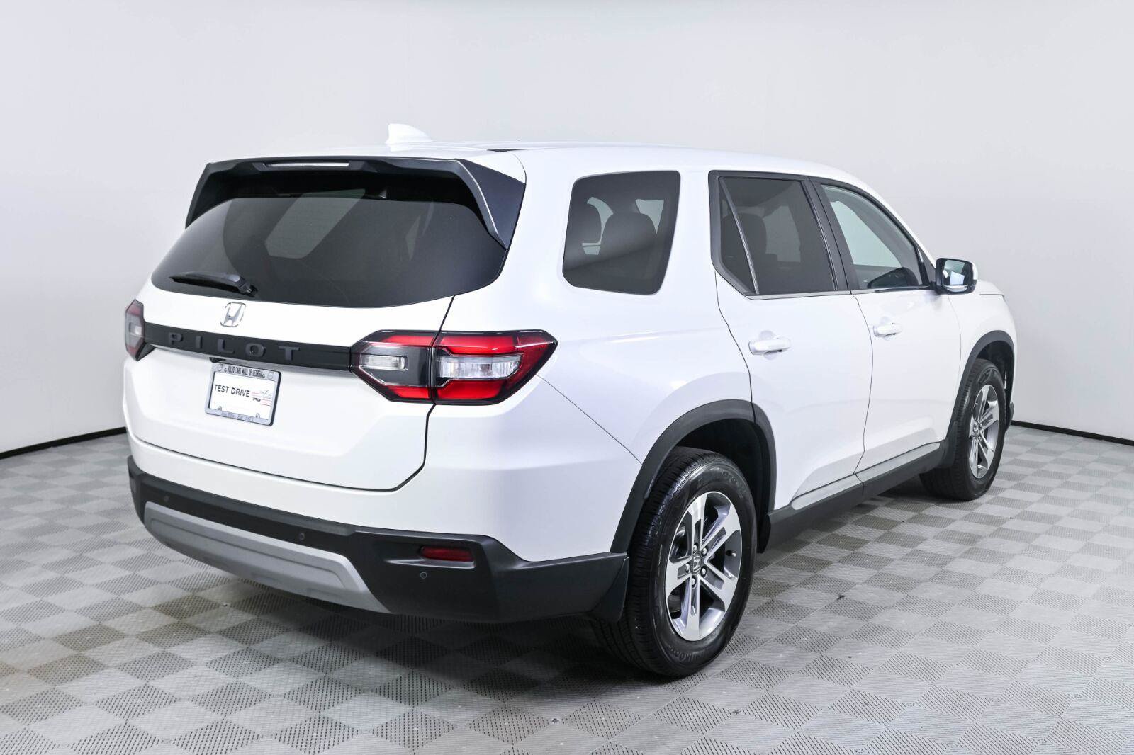Used 2024 Honda Pilot EX-L image 25