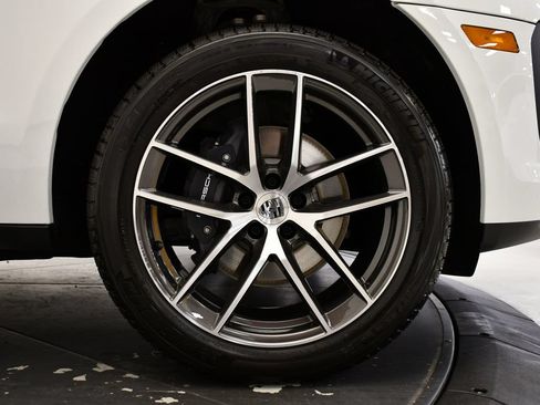 Certified 2026 Porsche Macan Turbo AWD/4WD image 19