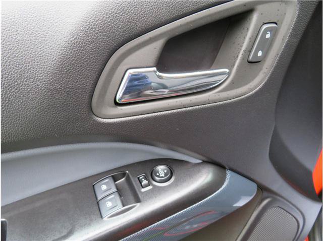 Used 2022 Chevrolet Colorado Z71 w/ Safety Package AWD/4WD image 14