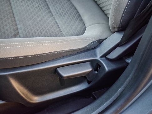 Used 2022 Ford Escape SE w/ Cold Weather Package image 19