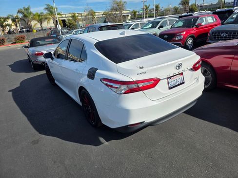 Used 2019 Toyota Camry LE image 5