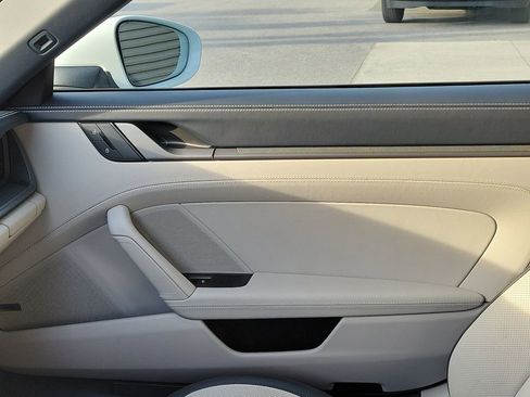 Certified 2025 Porsche 911 Carrera image 21