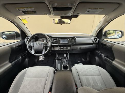 Used 2018 Toyota Tacoma SR RWD image 8