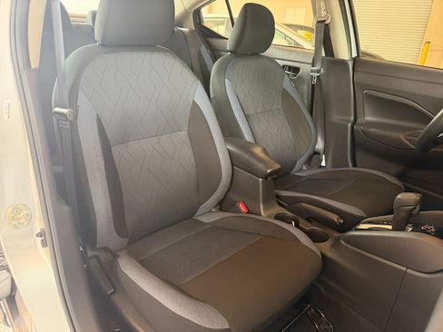 Used 2025 Nissan Versa SV FWD image 31