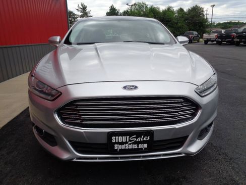 Used 2013 Ford Fusion SE FWD image 11