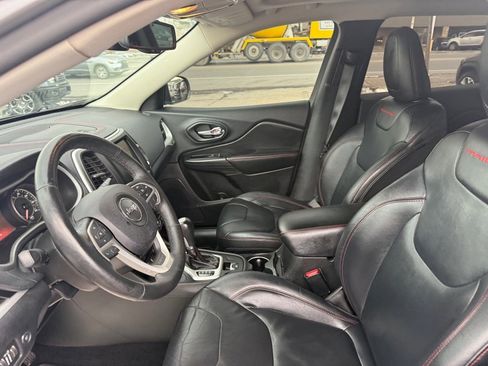 Used 2014 Jeep Cherokee Trailhawk image 20