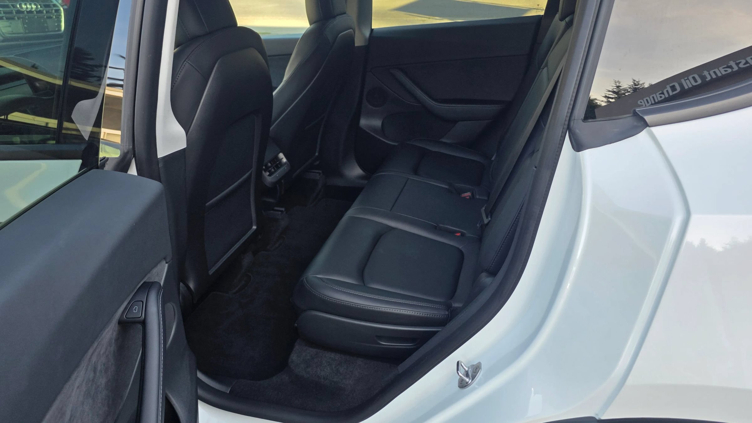 Used 2022 Tesla Model Y Long Range AWD/4WD image 11