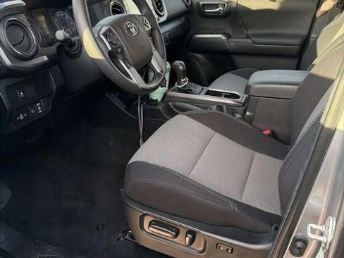 Used 2023 Toyota Tacoma TRD Off-Road image 3