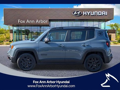 Used 2017 Jeep Renegade Trailhawk AWD/4WD image 2