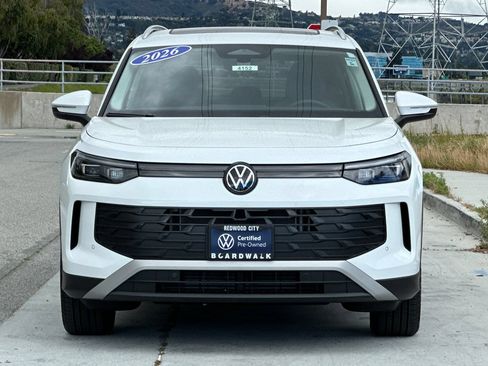 Certified 2026 Volkswagen Tiguan SE w/ Panoramic Sunroof Package FWD image 9