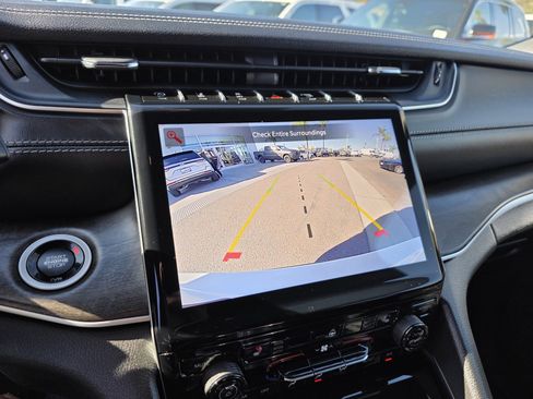 New 2025 Jeep Grand Cherokee L Limited image 18