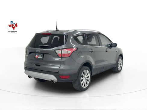 Used 2018 Ford Escape Titanium image 8