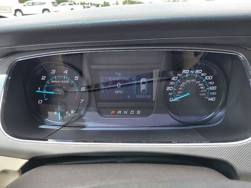 Used 2018 Ford Taurus SE FWD image 25