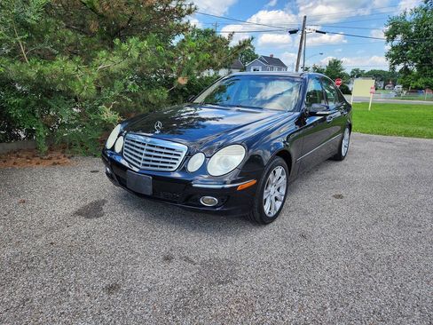 Used 2009 Mercedes-Benz E 350 4MATIC Sedan image 1