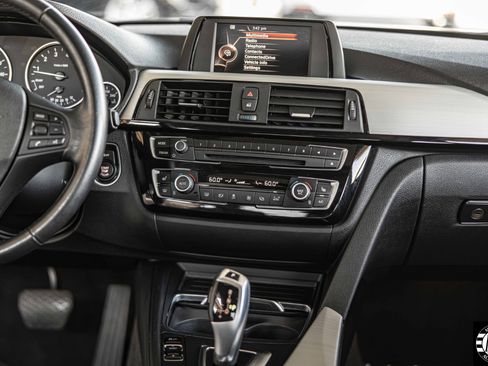 Used 2017 BMW 320i xDrive Sedan image 39
