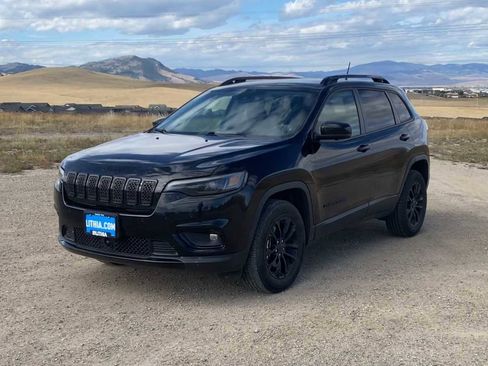 Certified 2023 Jeep Cherokee Altitude Lux image 4