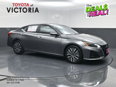 Used 2023 Nissan Altima 2.5 SV