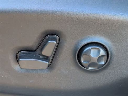 Used 2022 Chrysler Pacifica Touring-L image 17