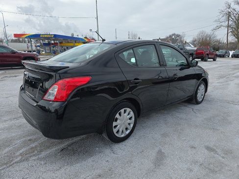 Used 2019 Nissan Versa S Plus image 4