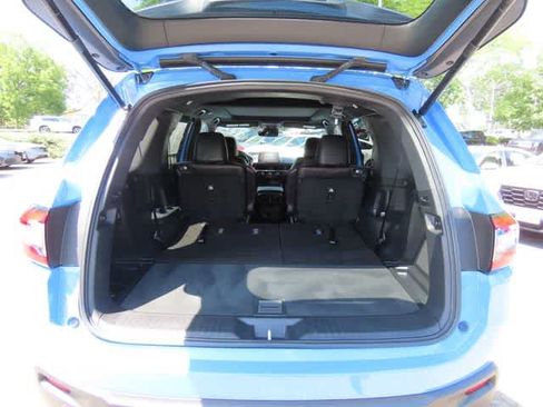 Used 2025 Honda Pilot TrailSport image 12