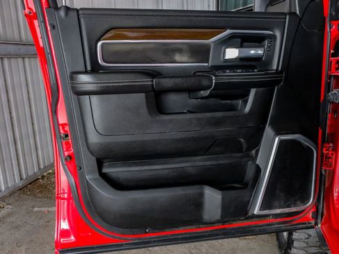 Used 2023 RAM 3500 Laramie AWD/4WD image 44