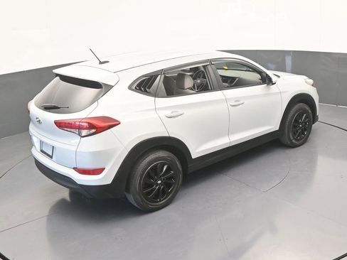 Used 2017 Hyundai Tucson SE image 48