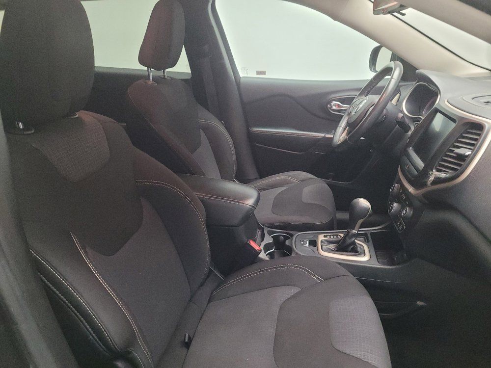 Used 2015 Jeep Cherokee Latitude FWD image 21