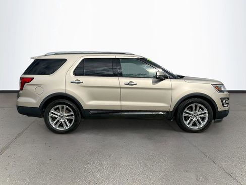 Used 2017 Ford Explorer Limited w/ Equipment Group 301A FWD image 8