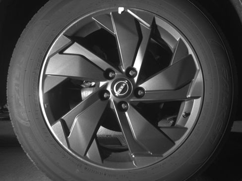 Used 2025 Nissan Rogue SV FWD image 15