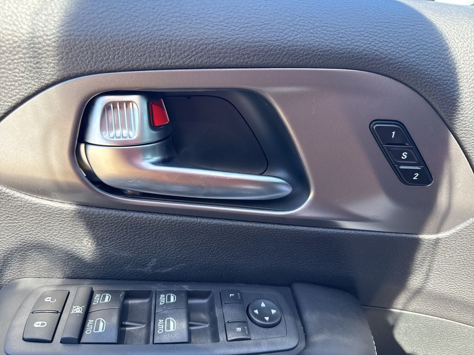 New 2026 Chrysler Pacifica Select AWD/4WD image 14
