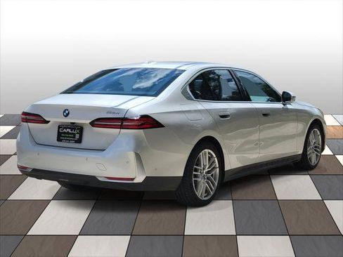 Used 2024 BMW 530i RWD image 4