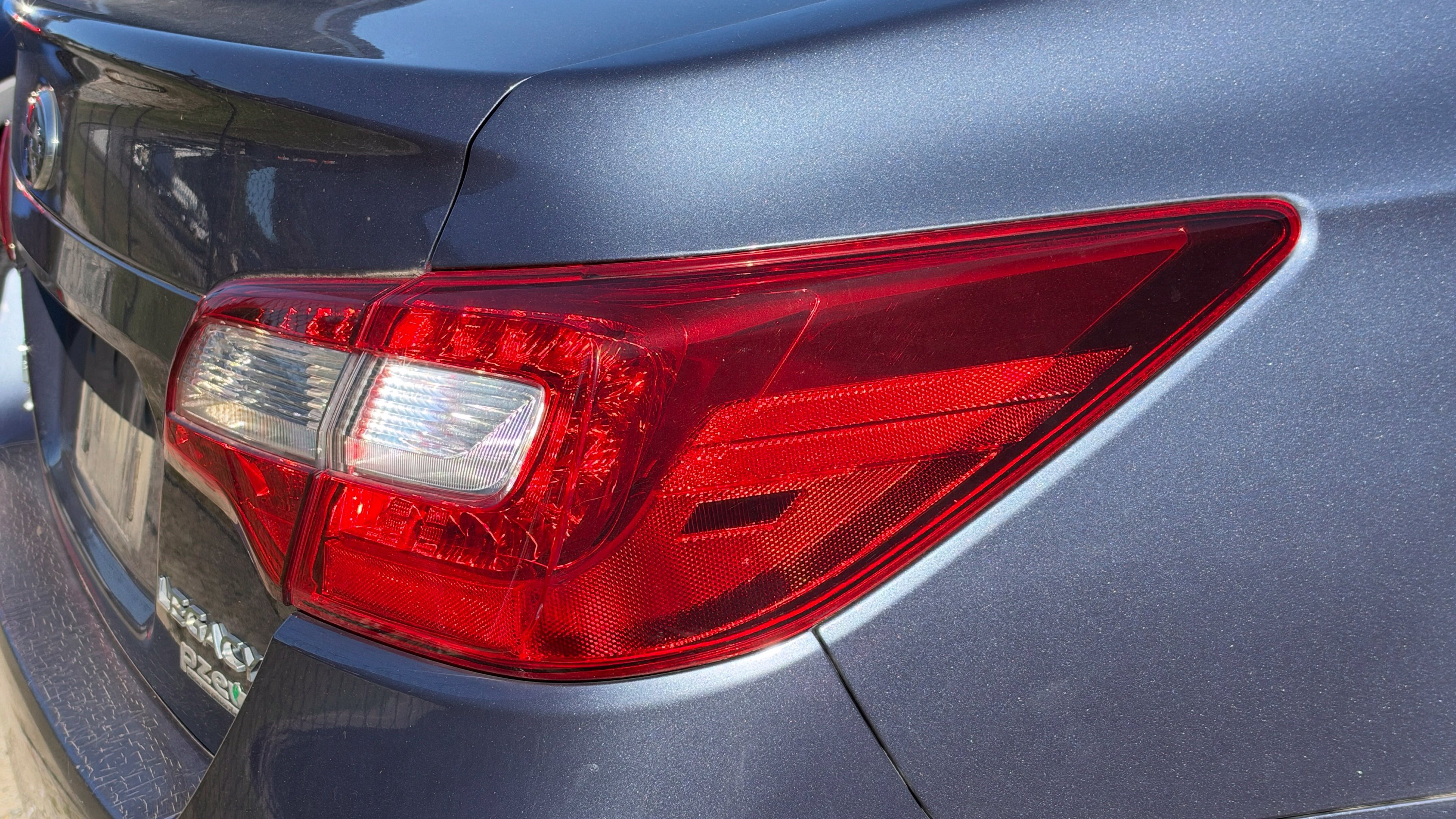 Used 2015 Subaru Legacy 2.5i Limited AWD/4WD image 8