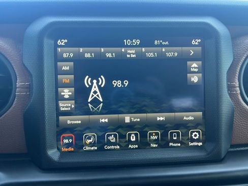 Used 2021 Jeep Wrangler Unlimited Rubicon w/ Trailer Tow Package image 14