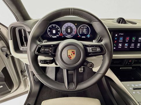 Certified 2025 Porsche Cayenne GTS AWD/4WD image 15