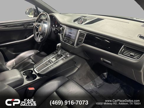 Used 2018 Porsche Macan Sport Edition image 30