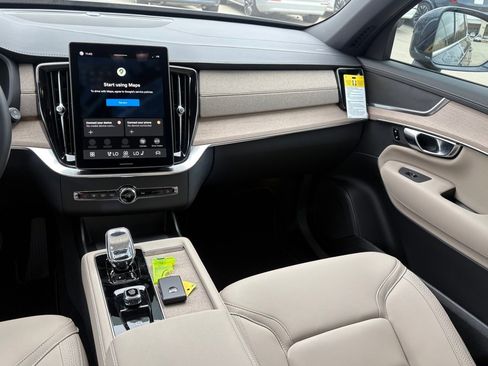 New 2026 Volvo XC90 B6 Plus w/ Protection Package Premier image 13