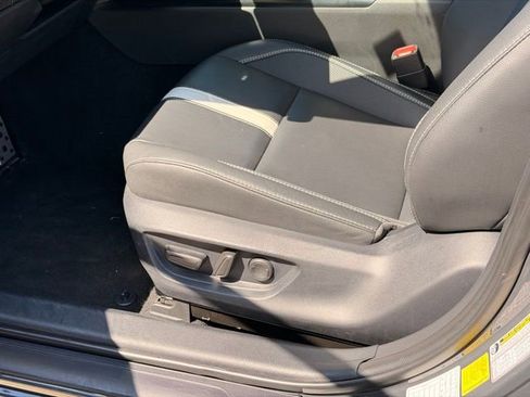 Used 2025 Toyota Camry SE FWD image 22