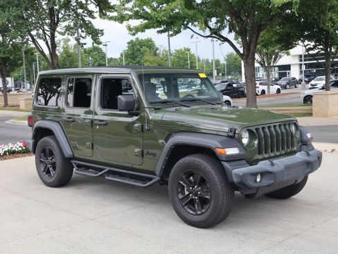 Used 2022 Jeep Wrangler Unlimited Sport w/ Sun And Sound Package AWD/4WD image 2