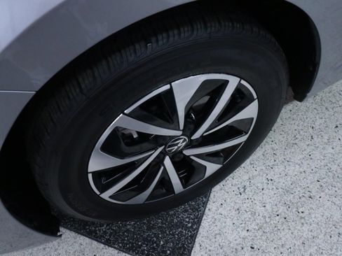 Used 2024 Volkswagen Jetta S image 31