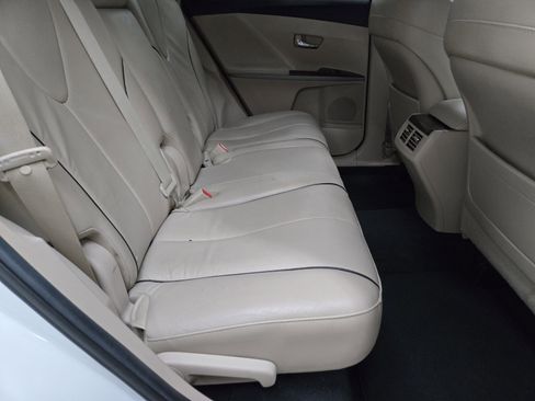 Used 2013 Toyota Venza XLE image 12