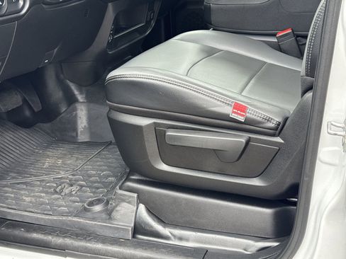 Used 2025 RAM 3500 Tradesman w/ Chrome Appearance Group image 17