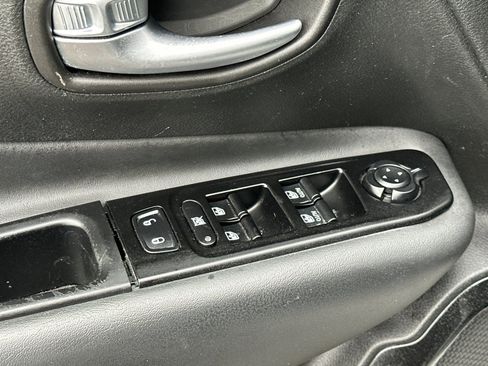 Used 2020 Jeep Renegade Altitude image 12