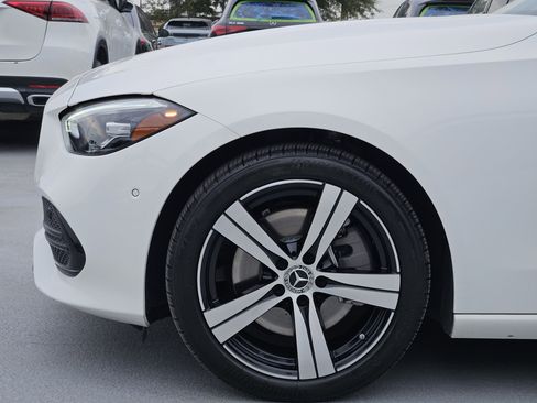Used 2025 Mercedes-Benz C 300 4MATIC Sedan image 11