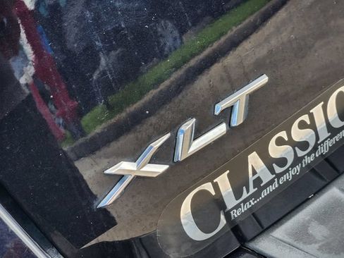 Used 2024 Ford Explorer XLT w/ Equipment Group 202A RWD image 12