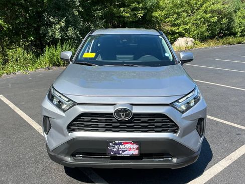 Used 2025 Toyota RAV4 XLE AWD/4WD image 8